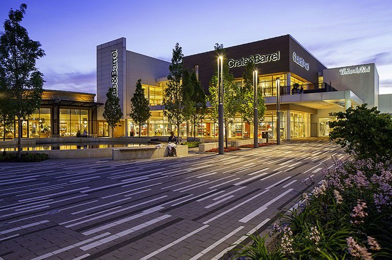 Oak Brook Mall A One Stop Shop for Fashion Food and Fun